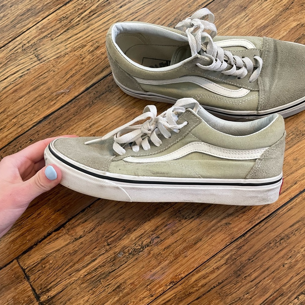 Vans - Picture 7 of 9